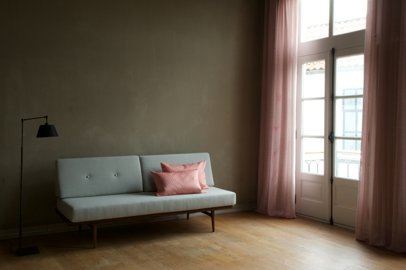 Setbau Design Concept Props Textile Styling Alexander Wuchterl les Artists by Josef Stockinger Agentur München