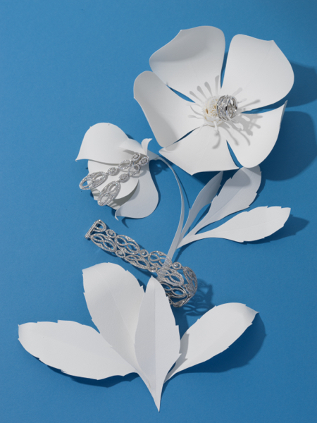 paper art julia riedel papierkunst münchen munich germany deutschland international künstleragentur artists agency lesArtists  by Josef Stockinger