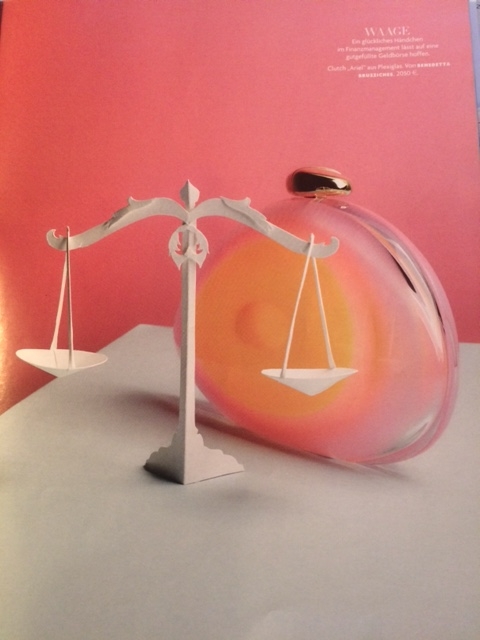 paper art julia riedel papierkunst münchen munich germany deutschland international künstleragentur artists agency lesArtists  by Josef Stockinger