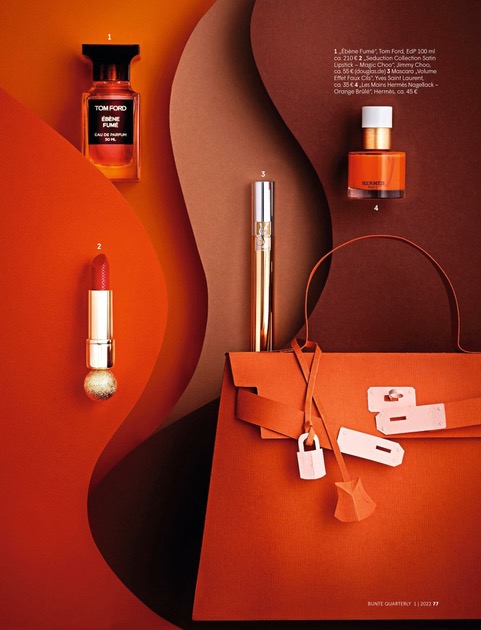 paper art julia riedel papierkunst münchen munich germany deutschland international künstleragentur artists agency lesArtists  by Josef Stockinger