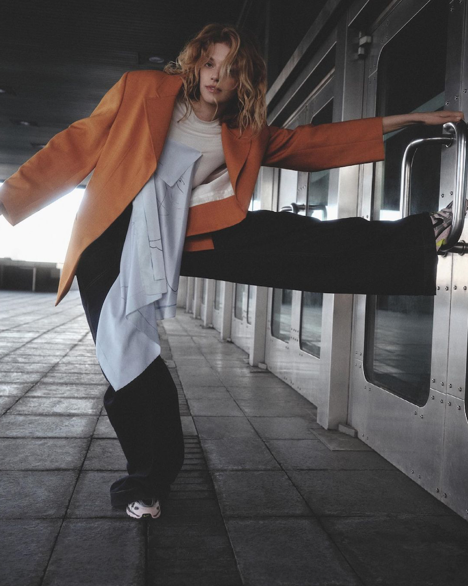 hairstylist make up artists sabine hoegerl lesartists künstleragentur stylists fashion set design props paper art