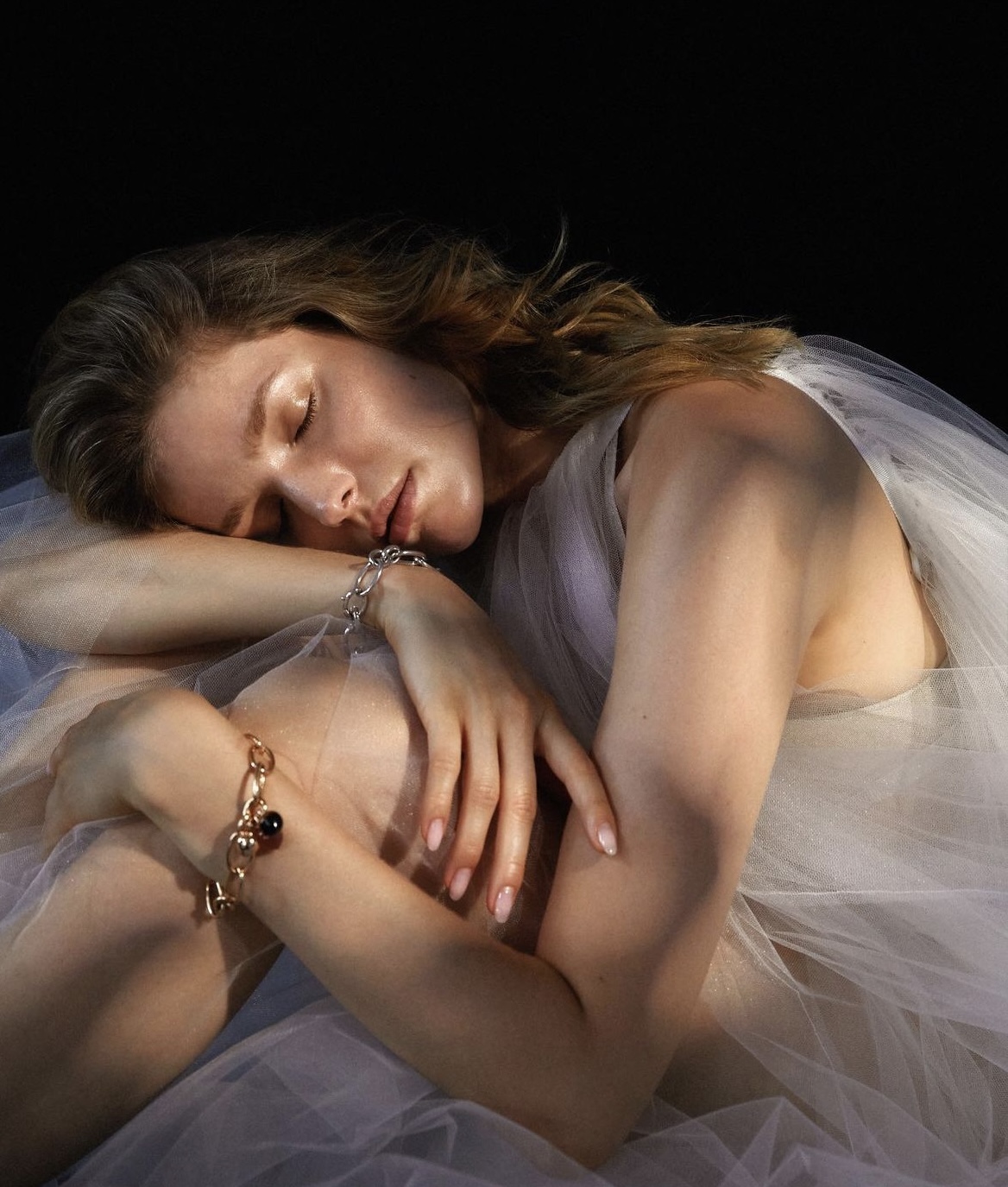 hair makeup hair&make-up make-up hairstyling beauty fashion editorial artist sabine Hoegerl München lesartists Josef Stockinger Agentur agency munich