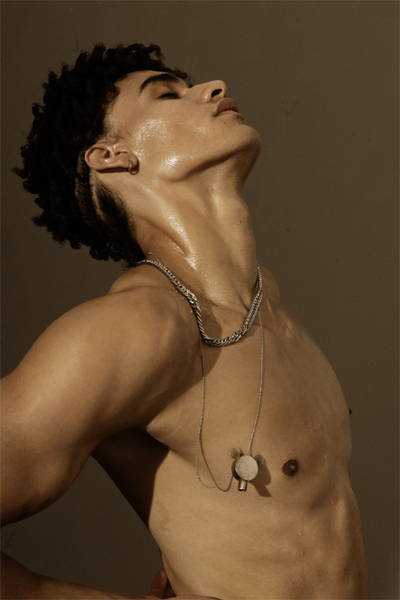 photographer stephan ziehen editorial with hair and make up servulo mendez  fucking young magazine lesartists by josef stockinger creative agency